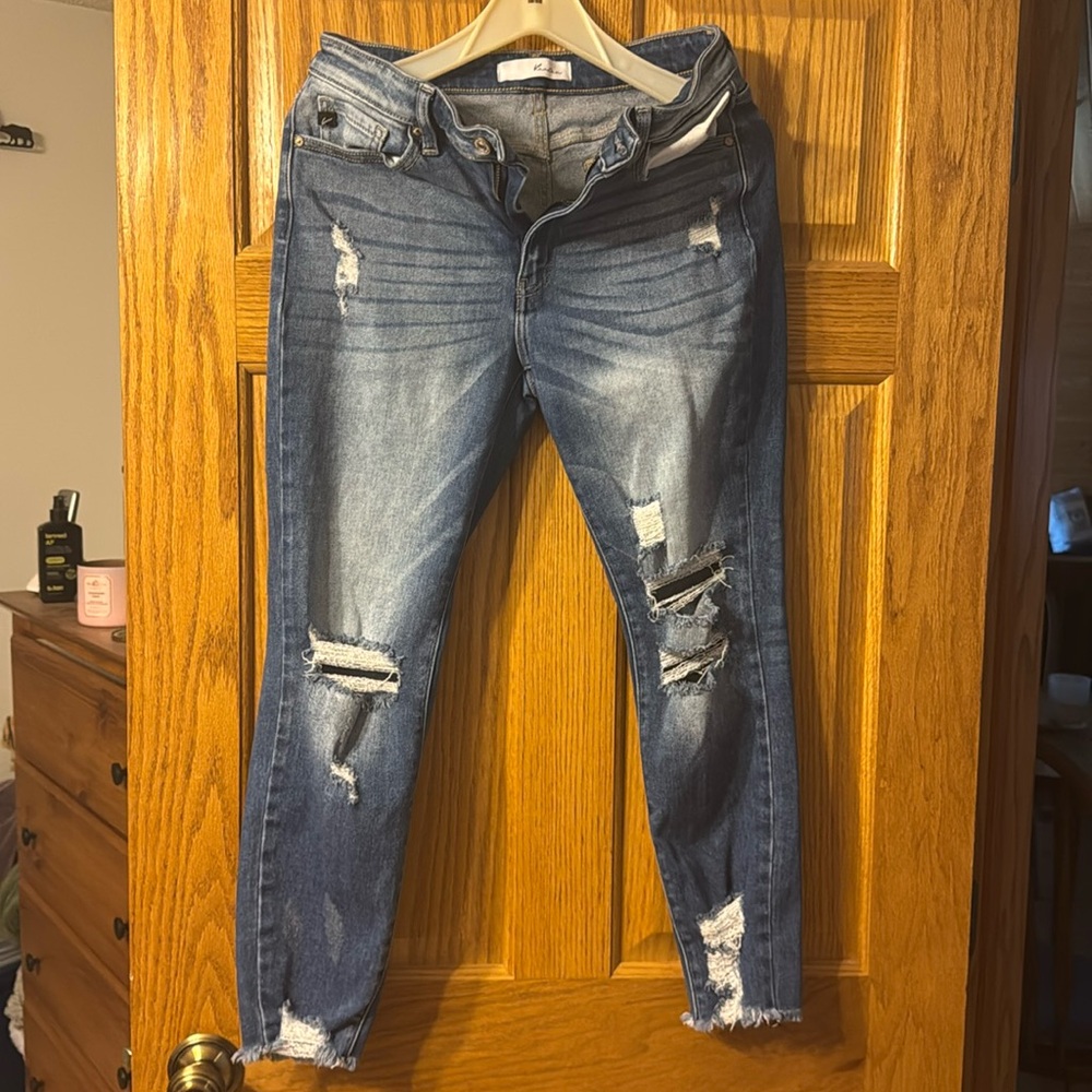KanCan Distressed Cropped Skinny Jeans
11/29